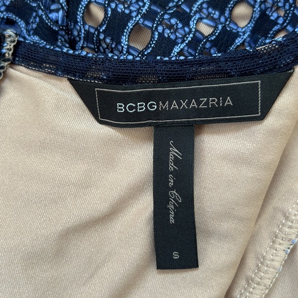 BCBGMaxAzria peplum short sleeve top. Size small - Picture 8 of 11